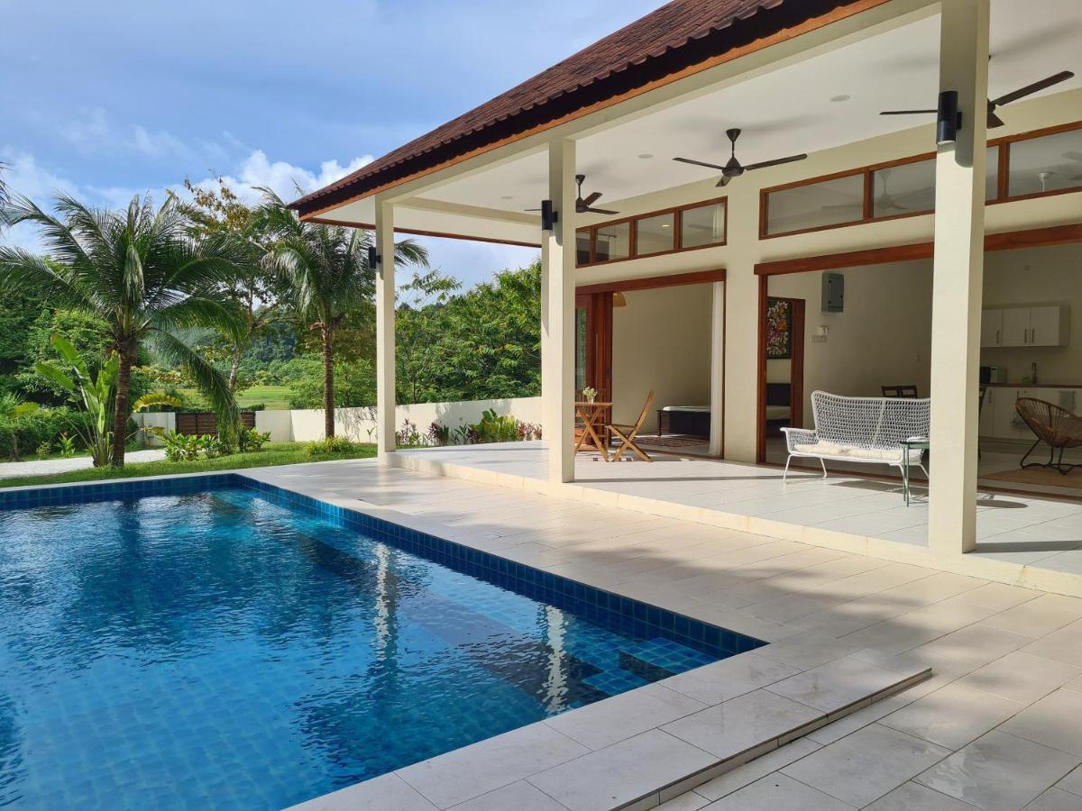 Villa Meranti - Spacious Private Pool Villa Pantai Cenang (Langkawi) Exterior foto