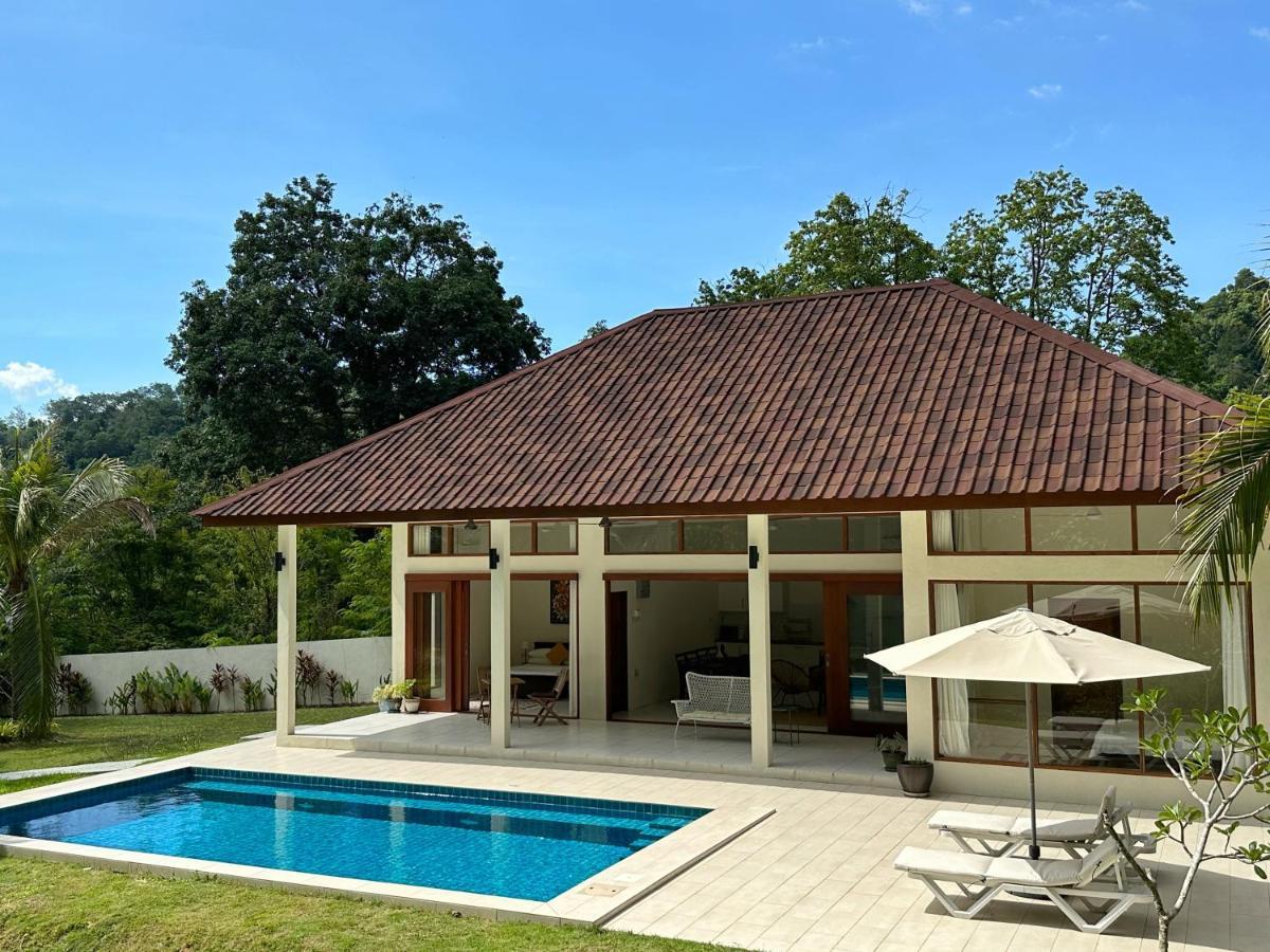 Villa Meranti - Spacious Private Pool Villa Pantai Cenang (Langkawi) Exterior foto