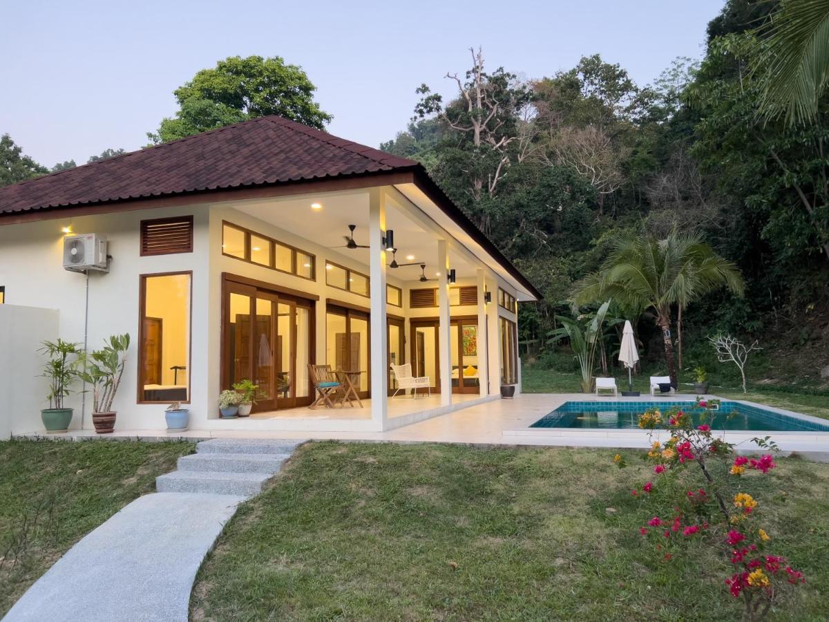 Villa Meranti - Spacious Private Pool Villa Pantai Cenang (Langkawi) Exterior foto