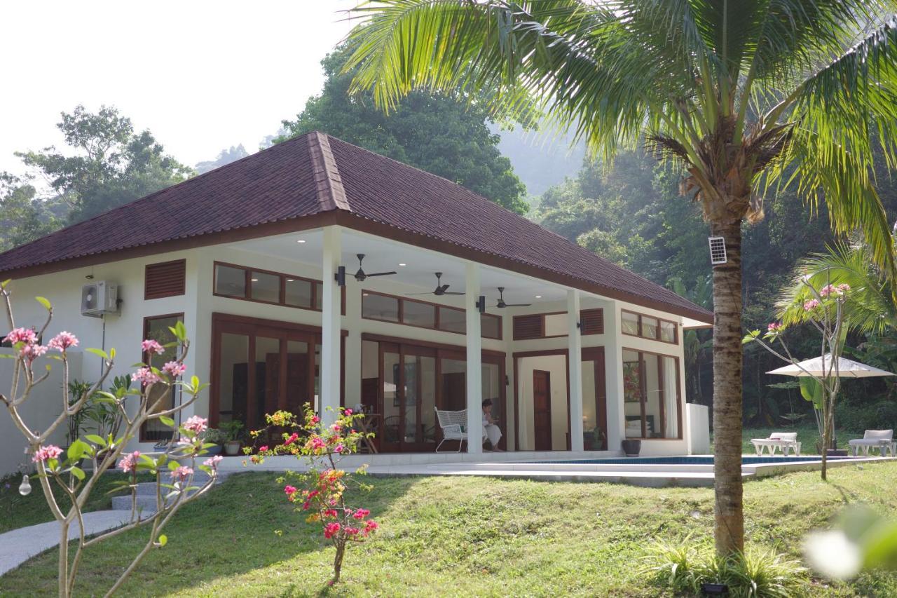 Villa Meranti - Spacious Private Pool Villa Pantai Cenang (Langkawi) Exterior foto