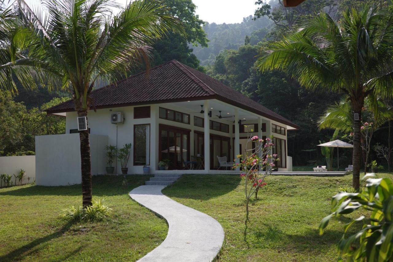 Villa Meranti - Spacious Private Pool Villa Pantai Cenang (Langkawi) Exterior foto
